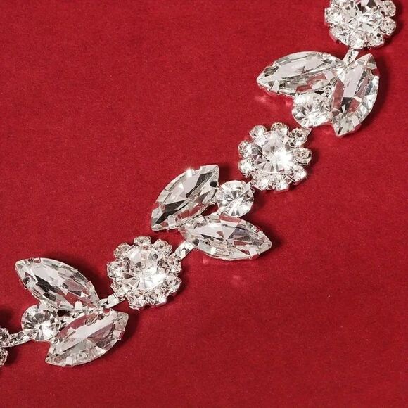 Dainty Rhinestone Wedding Garter Belt For The Bride - Picture 6 of 8